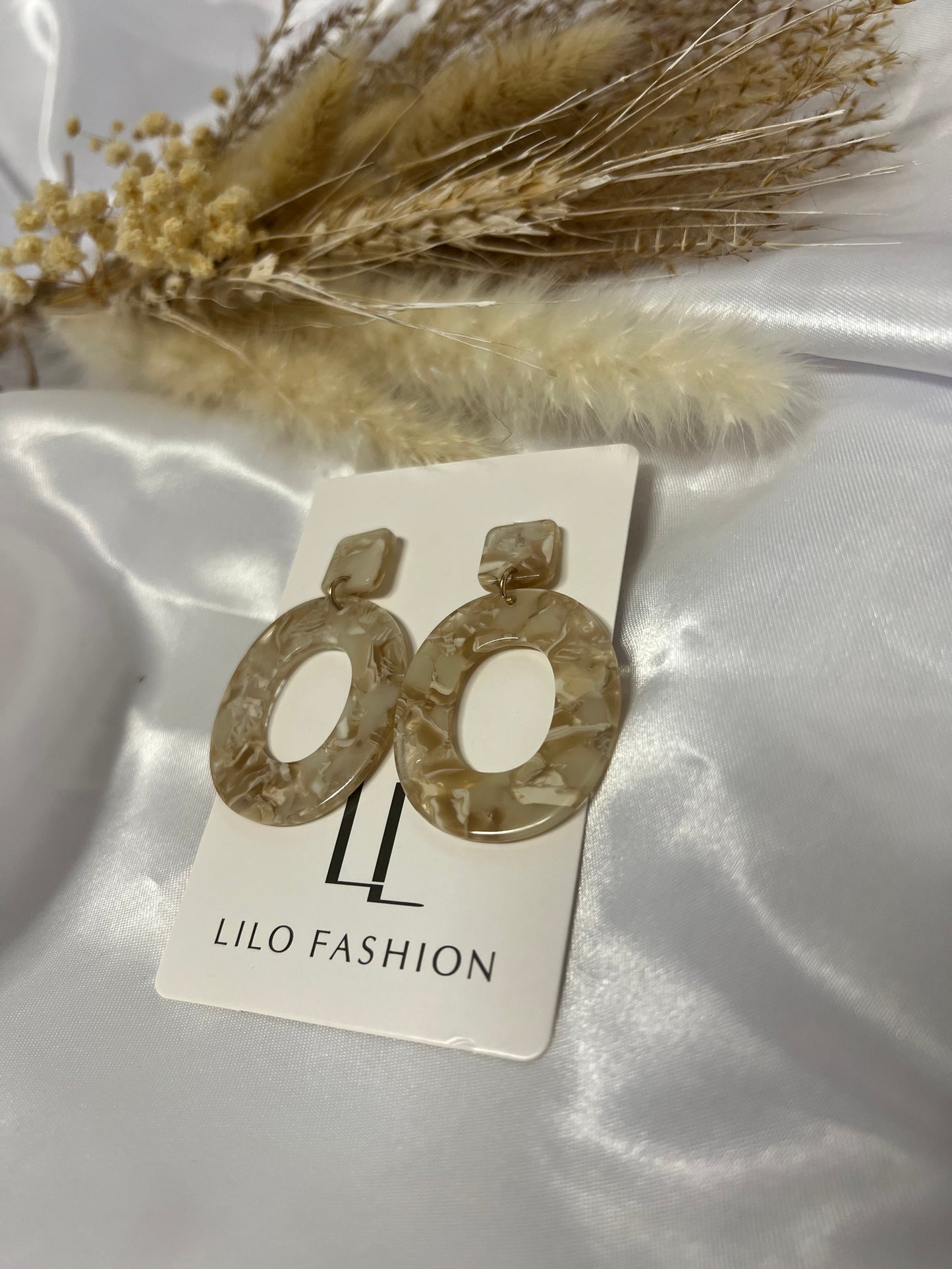 Oval earring